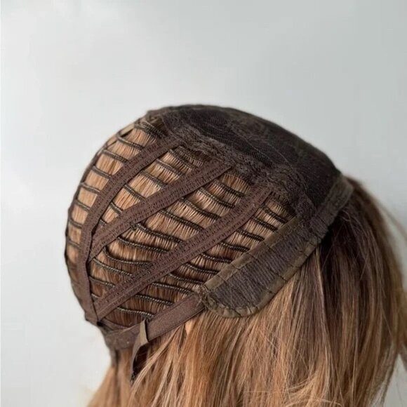 Balayage Medium Blonde Layered Short Wig - Side Bangs - Picture 10 of 14